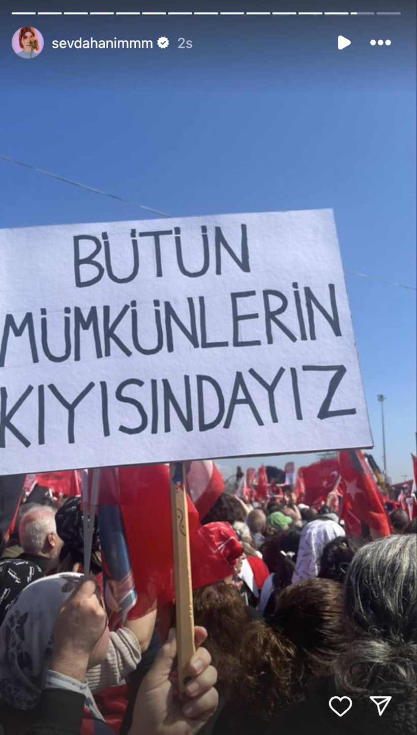 İstanbul'daki dev mitingde ünlüler de yer aldı: Sosyal medyada destek paylaşımları yağdı - Fotoğraf: 22